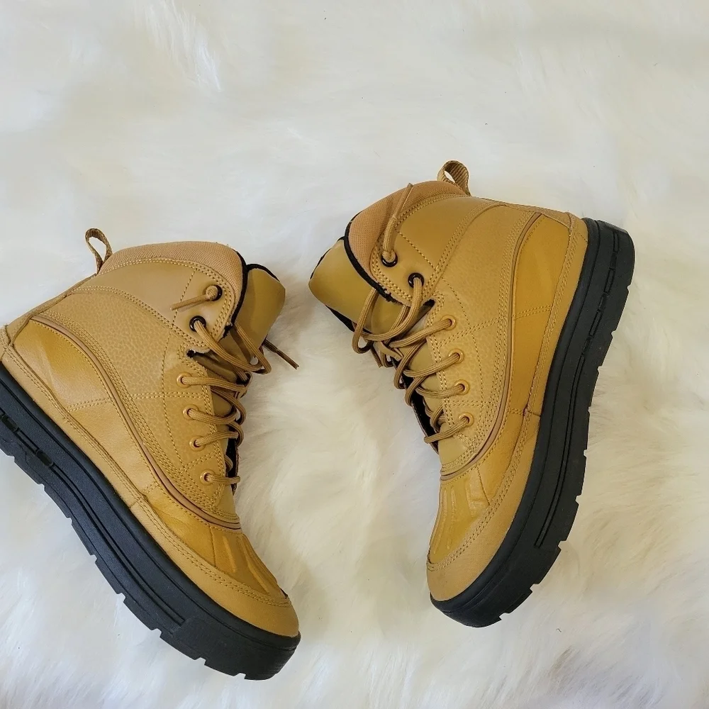 Nike ACG Tan Boots